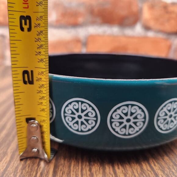 Vintage Green Enamel Bowl – Mid Century Scandinavian Mod Style - Picture 4 of 6